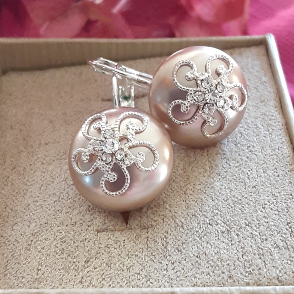 Jewelry - 2/$12 *Sparkly earrings*